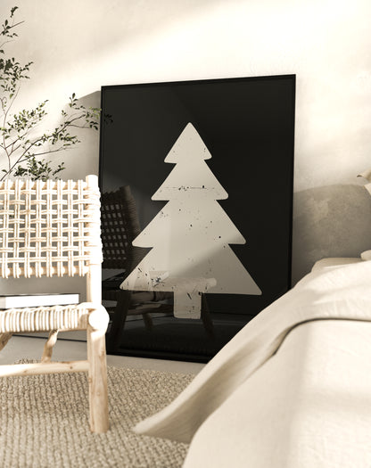 huisje van sanne kerst poster licht beige met zwarte kerstboom voor modern minimalistisch japandi interieur