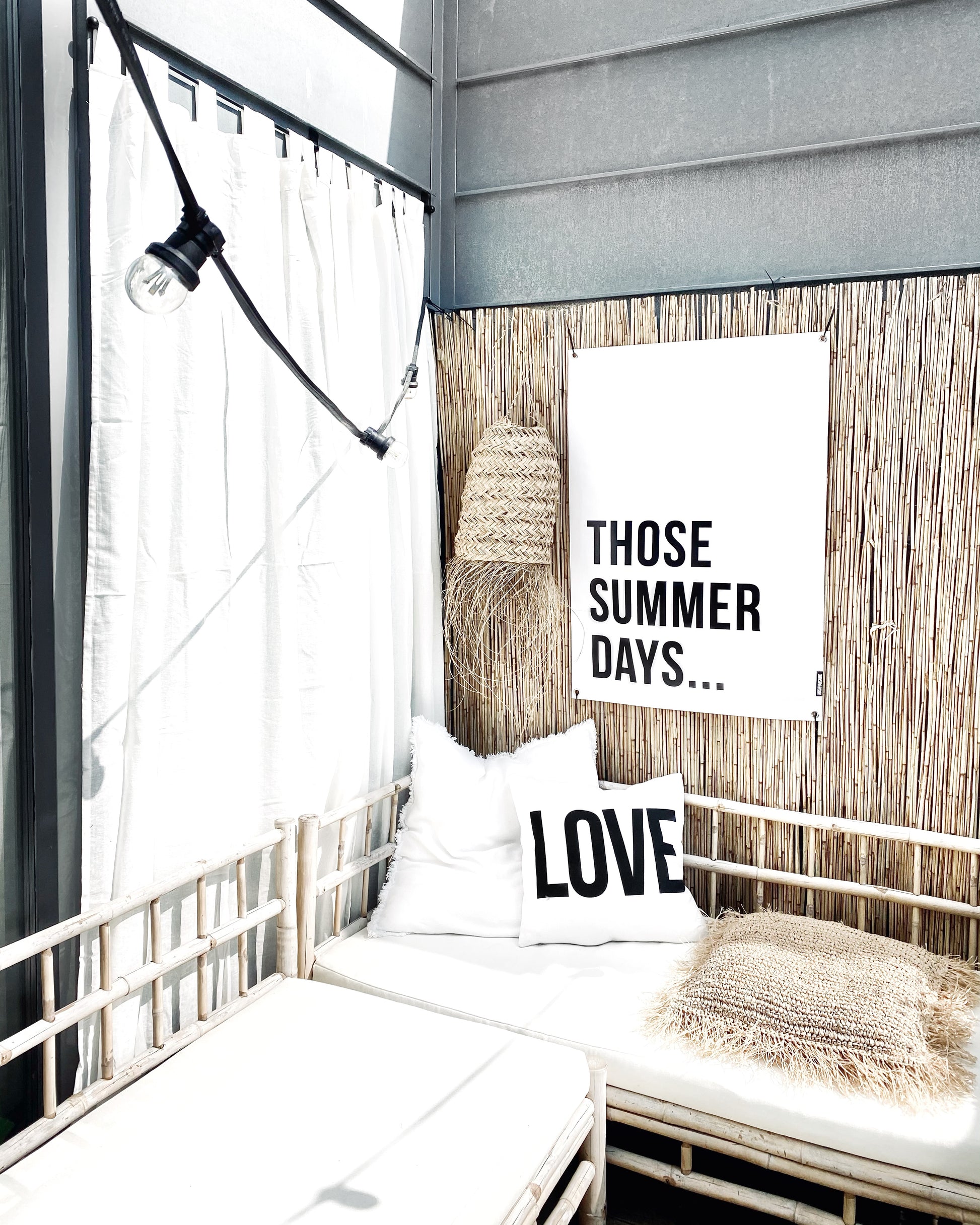 huisjevansanne tuinposter zwart wit met tekst those summer days